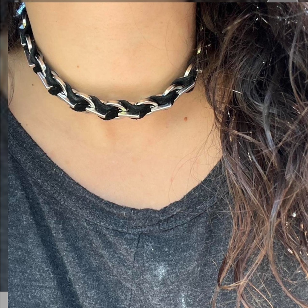 Zara Helix Circles Black And Silver Choker 
12”